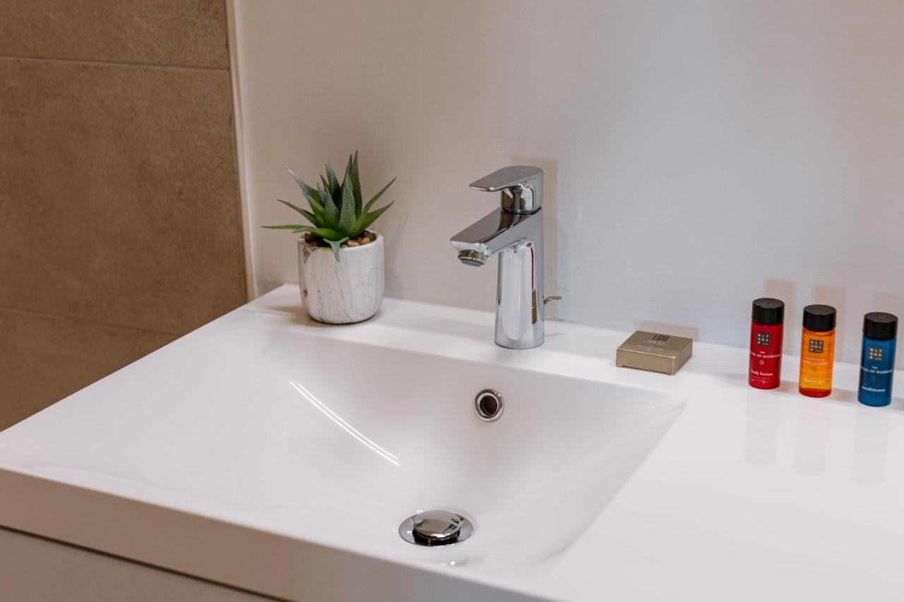Huswell - Beautifully Decorated Apartment With Sunny Terrace Οστένδη Εξωτερικό φωτογραφία